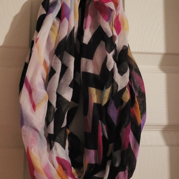 Accessories - Infinity scarf